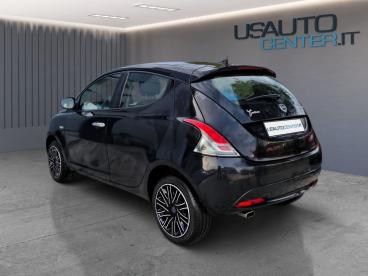 LANCIA CERTIFIED Lancia Ypsilon 1.0 Firefly 5 Porte S And S Hybrid Ecochic Gold Usata - City Car Ibrido Nero - Varese - 2401392_5