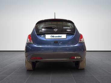LANCIA CERTIFIED Lancia Ypsilon 1.0 Firefly Hybrid Gold Plus S And S 70cv 5p.ti Usata - City Car Ibrido Blu - Pistoia - 2402018_5
