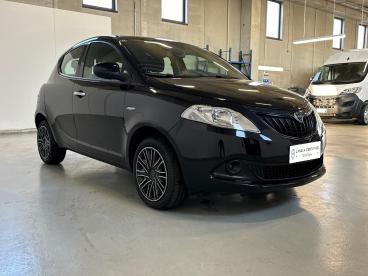LANCIA CERTIFIED Lancia Ypsilon 1.0 Firefly 70cv Hybrid Oro Usata - City Car Ibrido Nero - Milano - 2402307_3