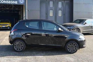 LANCIA CERTIFIED Lancia Ypsilon 1.0 Firefly 5 Porte S And S Hybrid Gold Plus Usata - City Car Ibrido Nero - Carmagnola - 2402479_4
