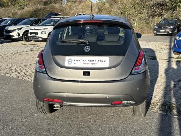 LANCIA CERTIFIED Lancia Ypsilon 1.0 Firefly 70cv Hybrid Platino Usata - City Car Ibrido Grigio - Roma - 2402711_5