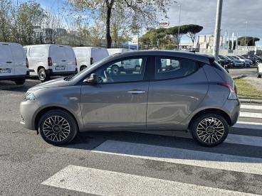 LANCIA CERTIFIED Lancia Ypsilon 1.0 Firefly 70cv Hybrid Platino Usata - City Car Ibrido Grigio - Roma - 2402712_4
