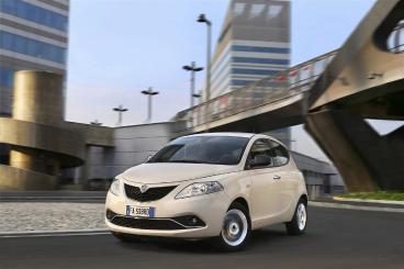LANCIA CERTIFIED Lancia Ypsilon Iii 2015 1.2 Gold Ecochic Gpl 69cv My19 Usata - City Car  Rosso - Pisa - 2403224_5