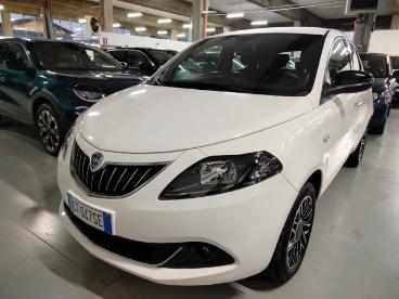 LANCIA CERTIFIED Lancia Ypsilon 1.0 70cv Hybrid Platino Promo Usata - City Car Ibrido Bianco - Cesena - 2403551_3