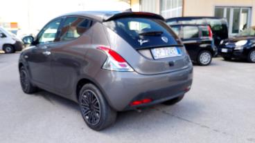 LANCIA CERTIFIED Lancia Ypsilon 1.0 Firefly 70 Cv Start And Amp,stop Hybrid Gold Usata - City Car Ibrido Grigio - Fisciano - 2403558_4