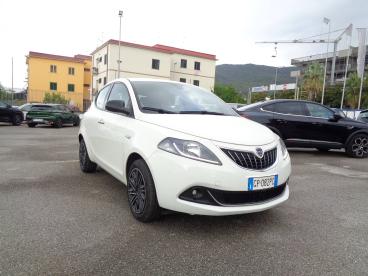 LANCIA CERTIFIED Lancia Ypsilon 1.0 Firefly 70 Cv Start And Amp,stop Hybrid Gold Usata - City Car Ibrido Bianco - Fisciano - 2403559_2