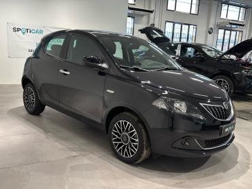 LANCIA CERTIFIED Lancia Ypsilon 1.0 Firefly 5 Porte S And S Hybrid Platino Usata - City Car Ibrido Nero - Bologna - 2404401_3