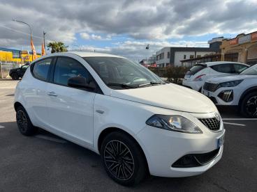 LANCIA CERTIFIED Lancia Ypsilon My21 1.0 70cv Hybrid S Usata - City Car Ibrido Bianco - Fisciano - 2404421_2