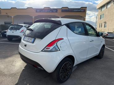 LANCIA CERTIFIED Lancia Ypsilon My21 1.0 70cv Hybrid S Usata - City Car Ibrido Bianco - Fisciano - 2404421_4