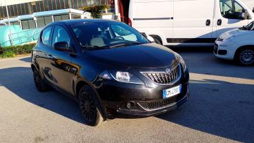 LANCIA CERTIFIED Lancia Ypsilon 1.0 70cv Hybrid Silver Usata - City Car Ibrido Nero - Fisciano - 2404424_2