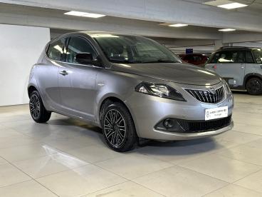 LANCIA CERTIFIED Lancia Ypsilon 1.0 Firefly 70cv S&s Hybrid Gold Usata - City Car Ibrido Grigio - Milano - 2404682_3