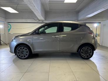 LANCIA CERTIFIED Lancia Ypsilon 1.0 Firefly 70cv S&s Hybrid Gold Usata - City Car Ibrido Grigio - Milano - 2404682_4