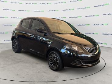 LANCIA CERTIFIED Lancia Ypsilon Iii 2021 1.0 Firefly Hybrid Platino S And S 70cv Usata - City Car Ibrido Nero - Bari - 2405382_3