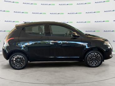 LANCIA CERTIFIED Lancia Ypsilon Iii 2021 1.0 Firefly Hybrid Platino S And S 70cv Usata - City Car Ibrido Nero - Bari - 2405382_4