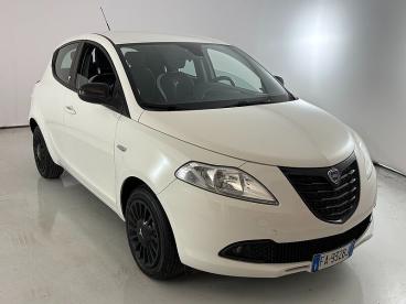 SPOTICAR Lancia Ypsilon 1.2 8v Elefantino Ecochic Gpl 69cv My14 Usata - City Car Gpl-metano Bianco - Parma - 1202405556_3