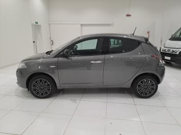 SPOTICAR Lancia Ypsilon 1.0 Firefly 70cv Hybrid Oro Usata - City Car Ibrido Grigio - Napoli - 1202407253_4