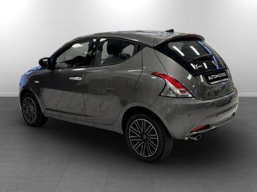 LANCIA CERTIFIED Lancia Ypsilon Iii 2021 1.2 Gold Gpl 69cv Usata - City Car  Grigio - Torino - 2407854_3