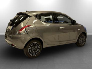 LANCIA CERTIFIED Lancia Ypsilon Iii 2021 1.2 Gold Gpl 69cv Usata - City Car  Grigio - Torino - 2407854_5