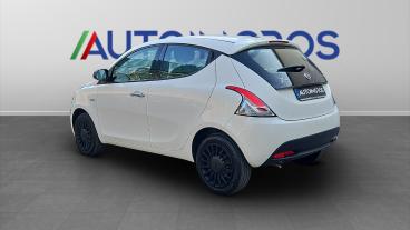 LANCIA CERTIFIED Lancia Ypsilon Iii 2021 1.0 Firefly Hybrid Silver S And S 70cv Usata - City Car Ibrido Bianco - Torino - 2407857_4
