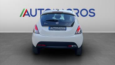 LANCIA CERTIFIED Lancia Ypsilon Iii 2021 1.0 Firefly Hybrid Silver S And S 70cv Usata - City Car Ibrido Bianco - Torino - 2407857_5