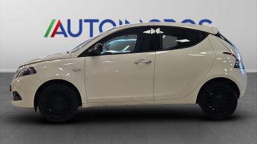 LANCIA CERTIFIED Lancia Ypsilon Iii 2021 1.0 Firefly Hybrid Silver S And S 70cv Usata - City Car Ibrido Bianco - Torino - 2407859_2