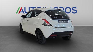 LANCIA CERTIFIED Lancia Ypsilon Iii 2021 1.0 Firefly Hybrid Silver S And S 70cv Usata - City Car Ibrido Bianco - Torino - 2407859_3