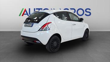 LANCIA CERTIFIED Lancia Ypsilon Iii 2021 1.0 Firefly Hybrid Silver S And S 70cv Usata - City Car Ibrido Bianco - Torino - 2407859_5