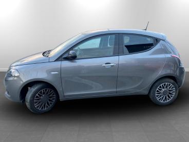 LANCIA CERTIFIED Lancia Ypsilon Iii 2021 1.2 Gold Plus Gpl 69cv Usata - City Car  Grigio - Torino - 2407860_2