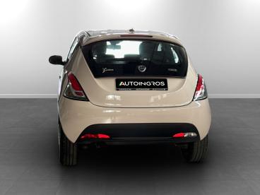 LANCIA CERTIFIED Lancia Ypsilon Iii 2021 1.0 Firefly Hybrid Silver S And S 70cv Usata - City Car Ibrido Bianco - Torino - 2407861_4