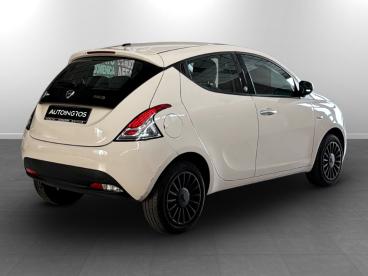 LANCIA CERTIFIED Lancia Ypsilon Iii 2021 1.0 Firefly Hybrid Silver S And S 70cv Usata - City Car Ibrido Bianco - Torino - 2407861_5