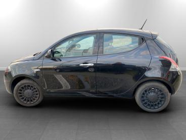 LANCIA CERTIFIED Lancia Ypsilon Iii 2021 1.0 Firefly Hybrid Silver S And S 70cv Usata - City Car Ibrido Nero - Torino - 2407862_2