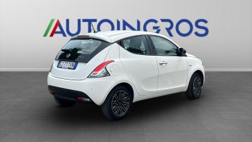 LANCIA CERTIFIED Lancia Ypsilon Iii 2021 1.0 Firefly Hybrid Silver S And S 70cv Usata - City Car Ibrido Bianco - Torino - 2407863_5