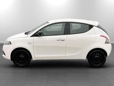 LANCIA CERTIFIED Lancia Ypsilon Iii 2021 1.0 Firefly Hybrid Silver S And S 70cv Usata - City Car Ibrido Bianco - Torino - 2407865_2