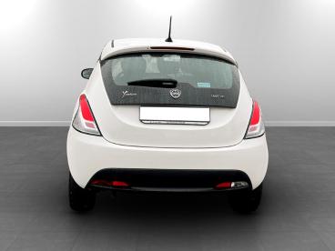 LANCIA CERTIFIED Lancia Ypsilon Iii 2021 1.0 Firefly Hybrid Silver S And S 70cv Usata - City Car Ibrido Bianco - Torino - 2407865_4