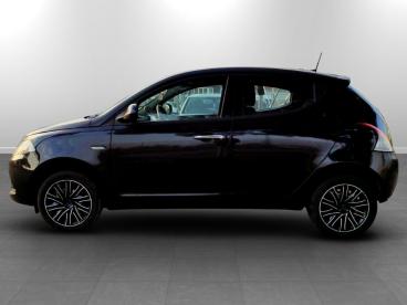 LANCIA CERTIFIED Lancia Ypsilon Iii 2021 1.0 Firefly Hybrid Gold S And S 70cv Usata - City Car Ibrido Nero - Torino - 2407868_2