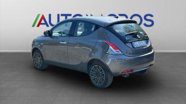 LANCIA CERTIFIED Lancia Ypsilon Iii 2021 1.0 Firefly Hybrid Gold S And S 70cv Usata - City Car Ibrido Grigio - Torino - 2407869_3