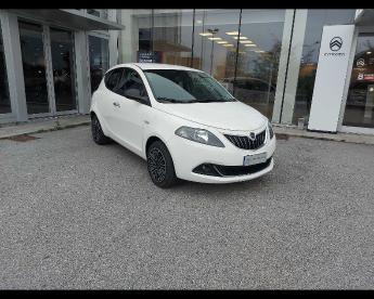 SPOTICAR Lancia Ypsilon 1.0 Firefly 5 Porte S&s Hybrid Gold Usata - City Car Ibrido Bianco - Portogruaro - 1202407987_2
