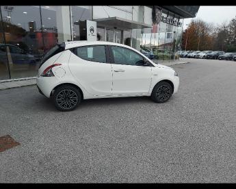 SPOTICAR Lancia Ypsilon 1.0 Firefly 5 Porte S&s Hybrid Gold Usata - City Car Ibrido Bianco - Portogruaro - 1202407987_3