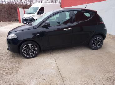 LANCIA CERTIFIED Lancia Ypsilon Ypsilon1.0 70 Cv S And Amp,s Hybrid Silver Plus Usata - City Car Ibrido Nero - Fisciano - 2408605_2