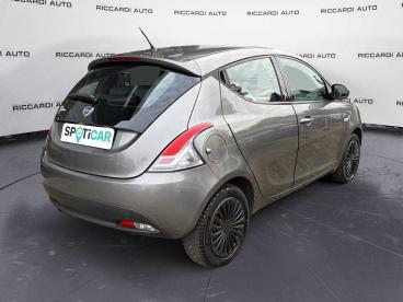 SPOTICAR Lancia Ypsilon 3&ordf; Serie 1.2 69 Cv 5 Porte Gold Usata - City Car Benzina Grigio - Magenta - 1202408721_4