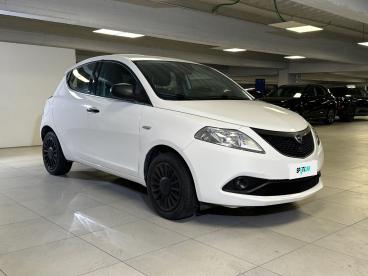 SPOTICAR Lancia Ypsilon 1.2 69cv Start& Stop Elefantino Blu Usata - City Car Benzina Bianco - Milano - 1202410218_3