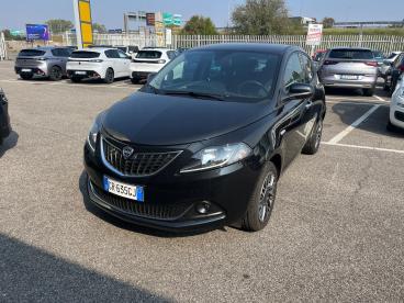 LANCIA CERTIFIED Lancia Ypsilon 1.0 Firefly 5 Porte S And S Hybrid Gold Plus Usata - City Car Ibrido Nero - Milano - 2411798_1