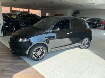 LANCIA CERTIFIED Lancia Ypsilon 1.0 Firefly 5 Porte S And S Hybrid Gold Plus Usata - City Car Ibrido Nero - Milano - 2411800_3