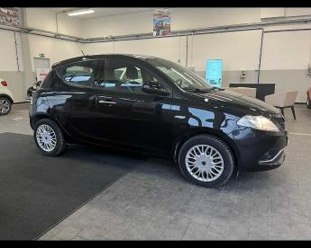 SPOTICAR Lancia Ypsilon 1.3 Mjt Gold S&s 95cv My16 Usata - City Car Diesel Nero - Terni - 1202412647_4