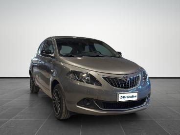 LANCIA CERTIFIED Lancia Ypsilon 1.0 Hybrid Silver S And S 70cv Usata - City Car Ibrido Grigio - Pistoia - 2414315_3