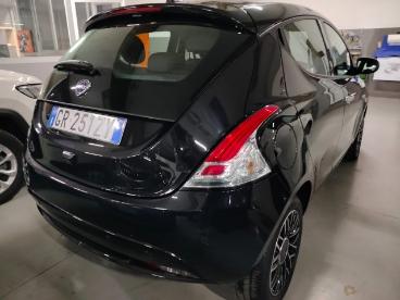 LANCIA CERTIFIED Lancia Ypsilon 1.0 70cv Hybrid Platino Promo Usata - City Car Ibrido Nero - Cesena - 2415130_5