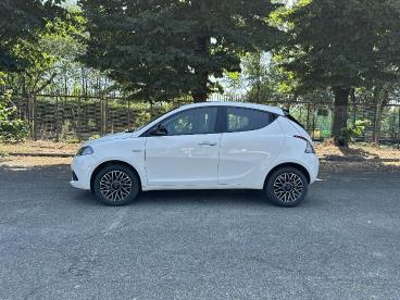 SPOTICAR Lancia Ypsilon 1.0 Firefly 70cv Hybrid Platino Usata - City Car Ibrido Bianco - Torino - 1002415306_4