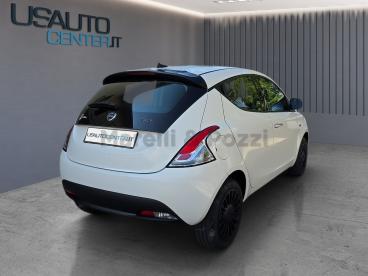 LANCIA CERTIFIED Lancia Ypsilon 1.0 Firefly 5 Porte S And S Hybrid Silver Usata - City Car Ibrido Bianco - Varese - 2415763_4