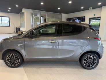 LANCIA CERTIFIED Lancia Ypsilon 1.0 Firefly 5 Porte S And S Hybrid Platino Usata - City Car Ibrido Grigio - Benevento - 2415815_4