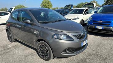 LANCIA CERTIFIED Lancia Ypsilon 1.0 Firefly 70 Cv Start And Amp,stop Hybrid Gold Usata - City Car Ibrido Grigio - Fisciano - 2416377_2